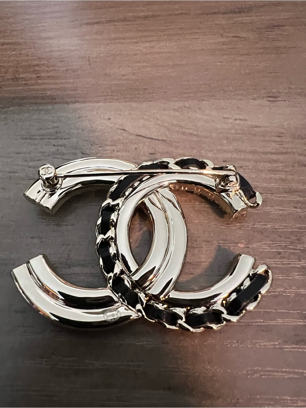 CHANEL Gold-Tone Interlocking CC Brooch with Pearls and Crystals - Picture 2 of 4